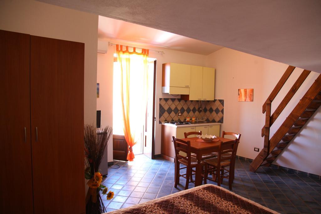 Case Albergo Al Cortiletto ลิกาตา ภายนอก รูปภาพ